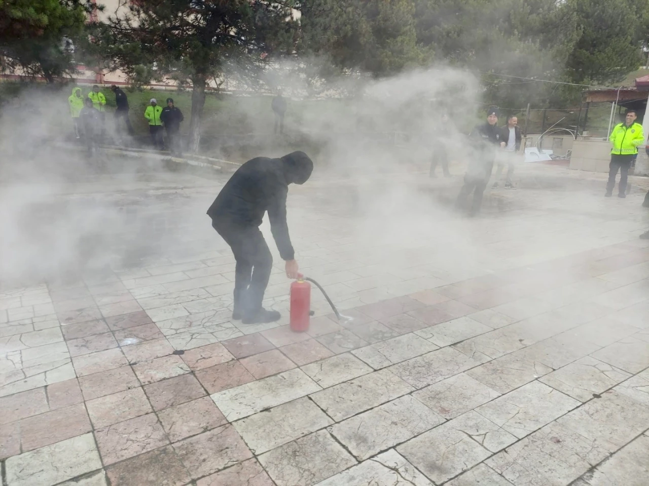 Bilecik Polis Evi&rsquo;nde afet ve yangın farkındalık eğitimi
