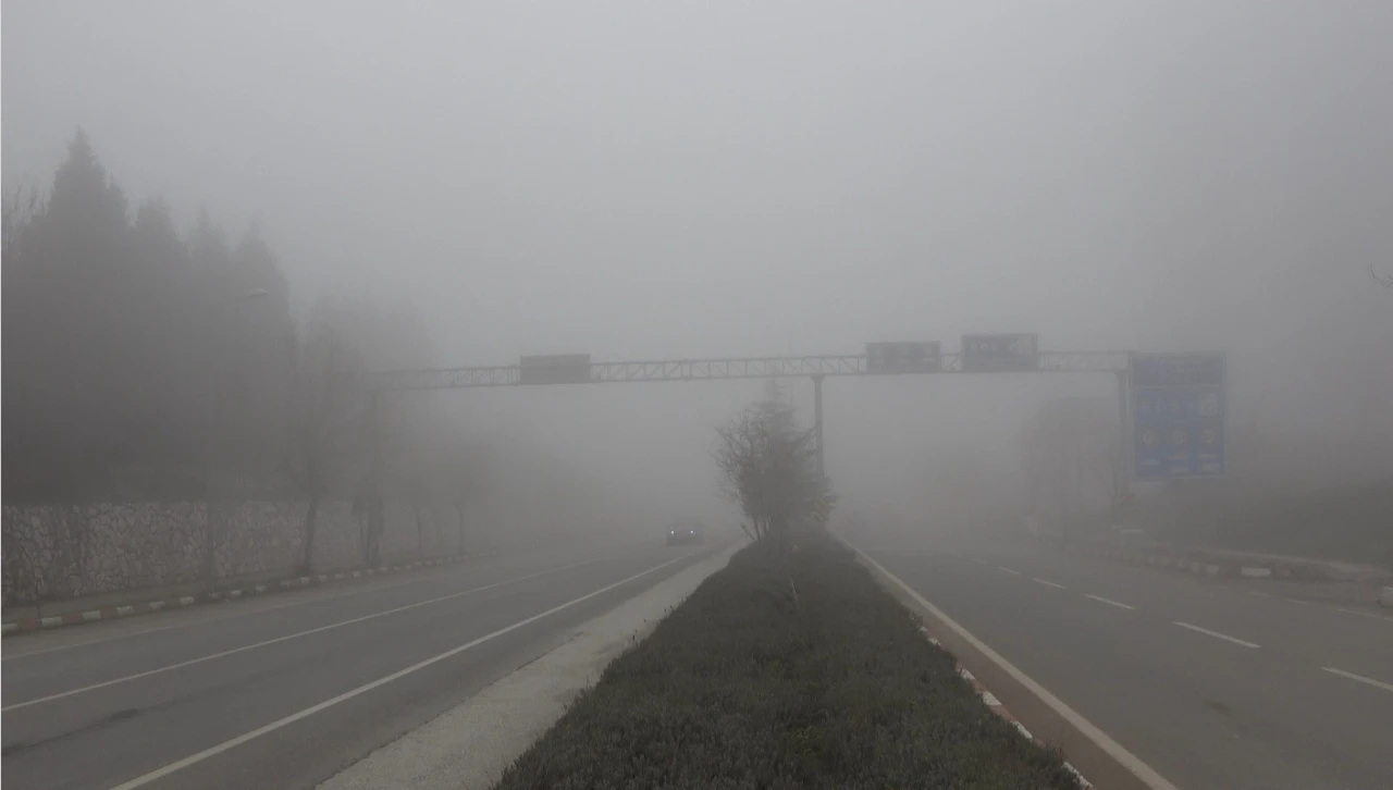 Bilecik sis altında
