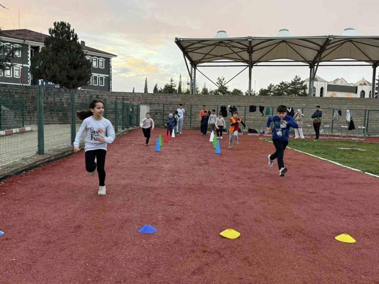 Bilecik&rsquo;te atletizm spor okullarına yoğun ilgi
