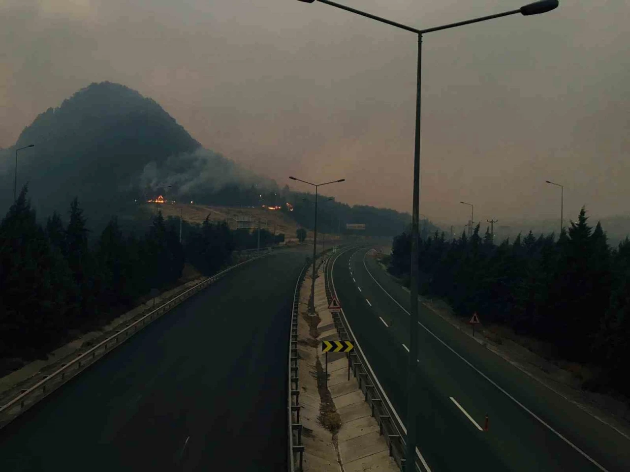 Bilecik’te D-650 karayolu çift taraflı ulaşıma kapandı
