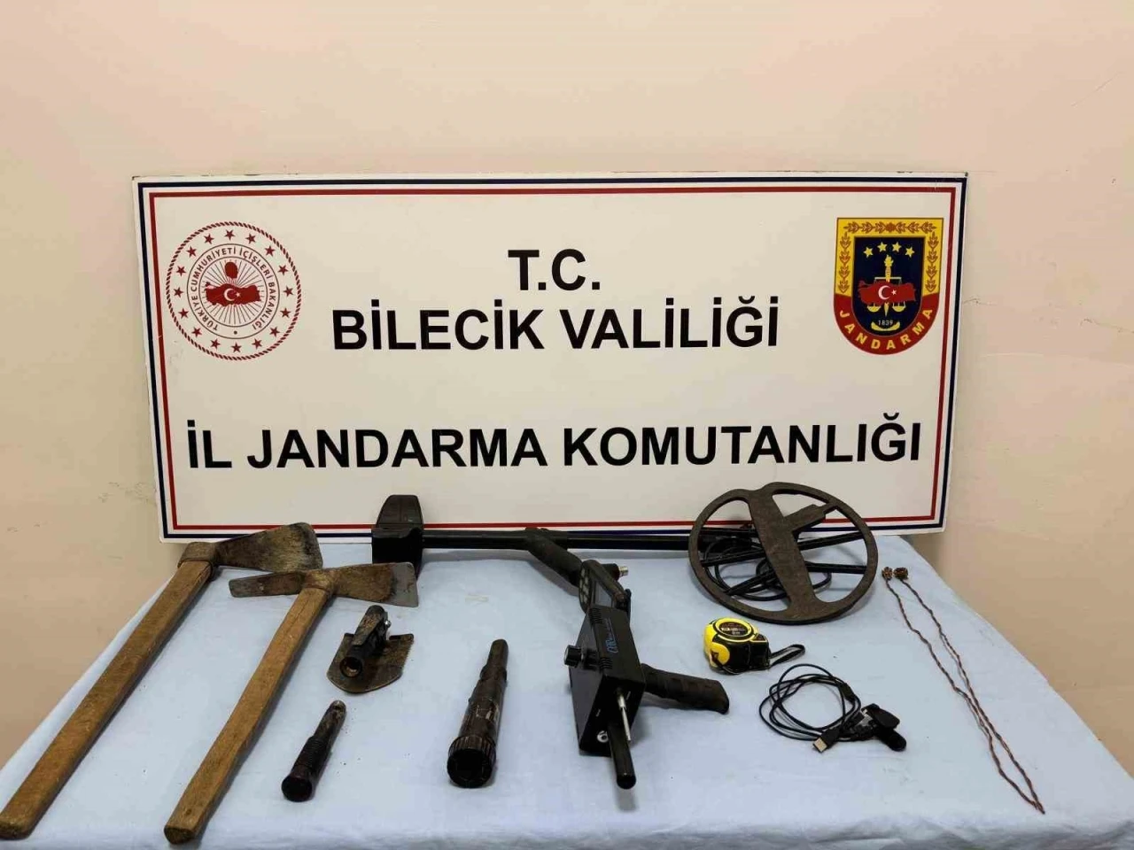 Bilecik&rsquo;te define operasyonu: 3 ş&uuml;pheli su&ccedil;&uuml;st&uuml; yakalandı
