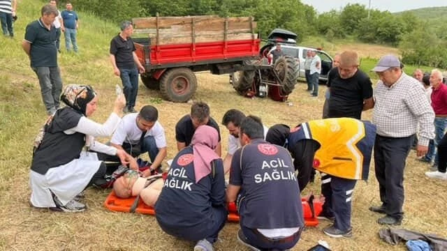 Bilecik’te devrilen traktörün altında kalan sürücü ağır yaralandı
