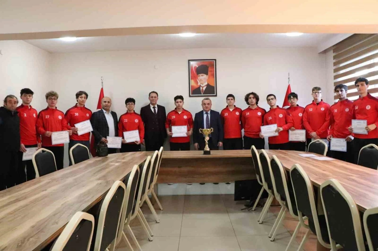 Bilecik&rsquo;te gen&ccedil; basketbolculardan il birinciliği
