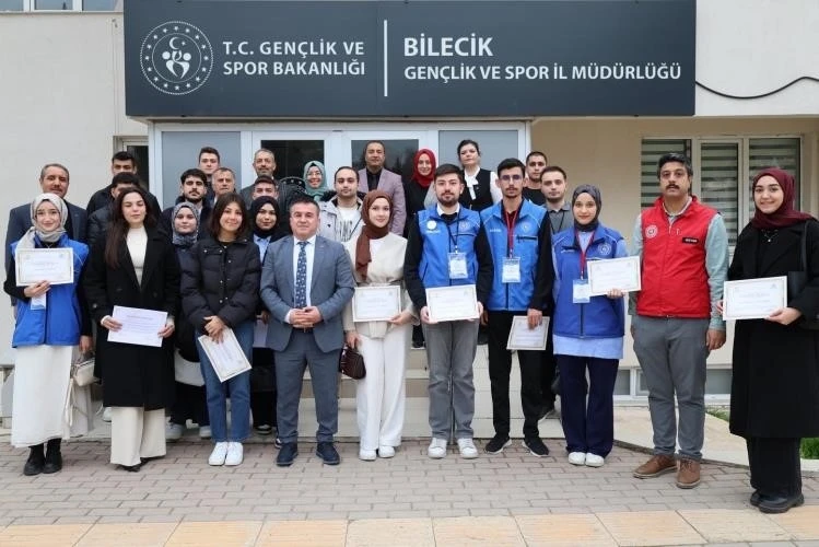 Bilecik’te gönüllü gençlere teşekkür belgeleri takdim edildi
