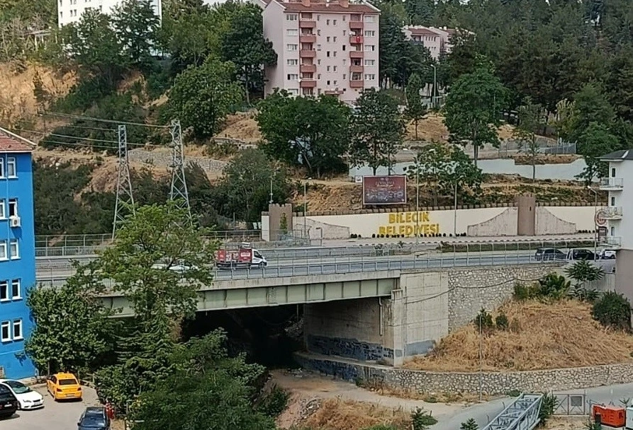Bilecik’te Hamsu Köprüsü yıkılıyor
