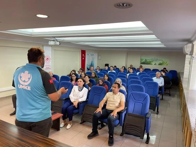 Bilecik’te kamu personeline ilk yardım eğitimi verildi
