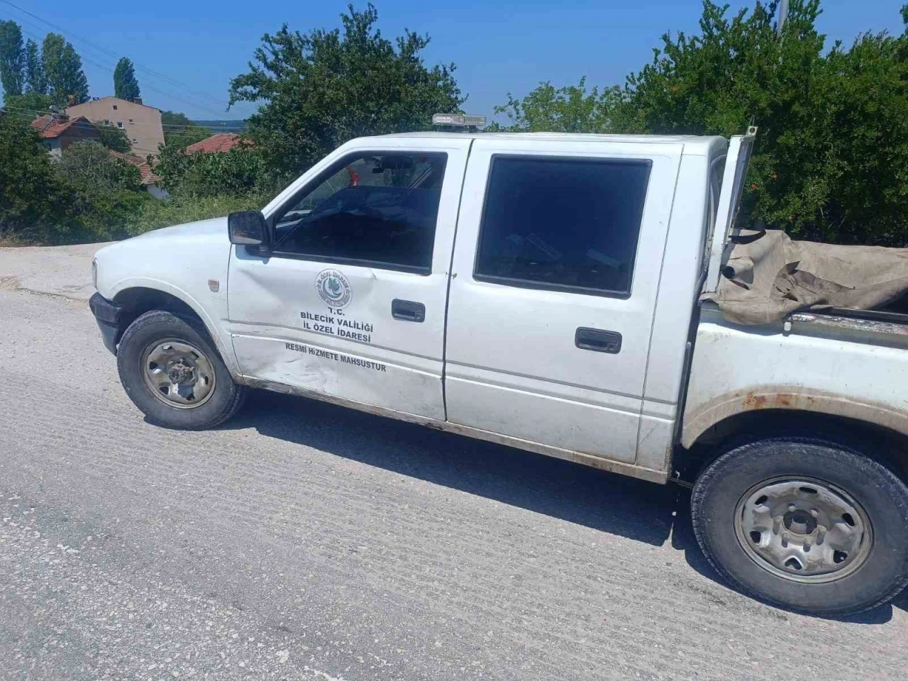 Bilecik&rsquo;te motosiklet kamyonete &ccedil;arptı: 1 yaralı
