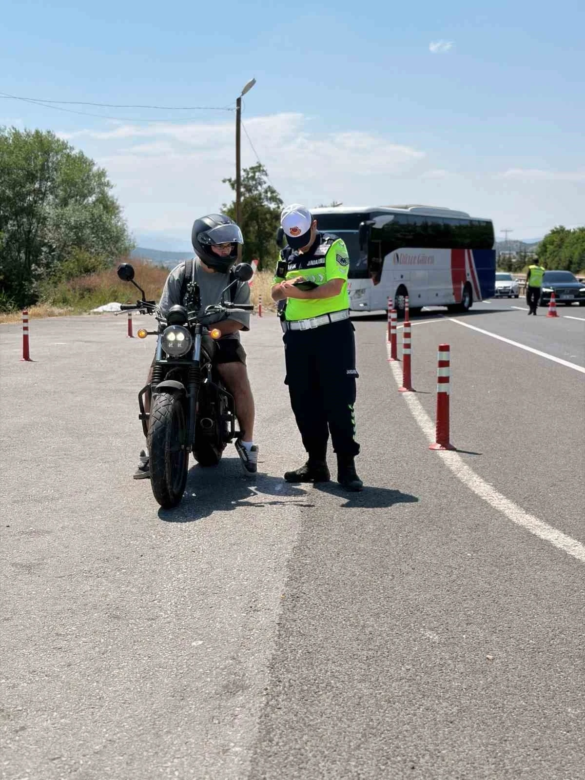 Bilecik&rsquo;te motosiklet s&uuml;r&uuml;c&uuml;lerine g&uuml;venli s&uuml;r&uuml;ş eğitimi
