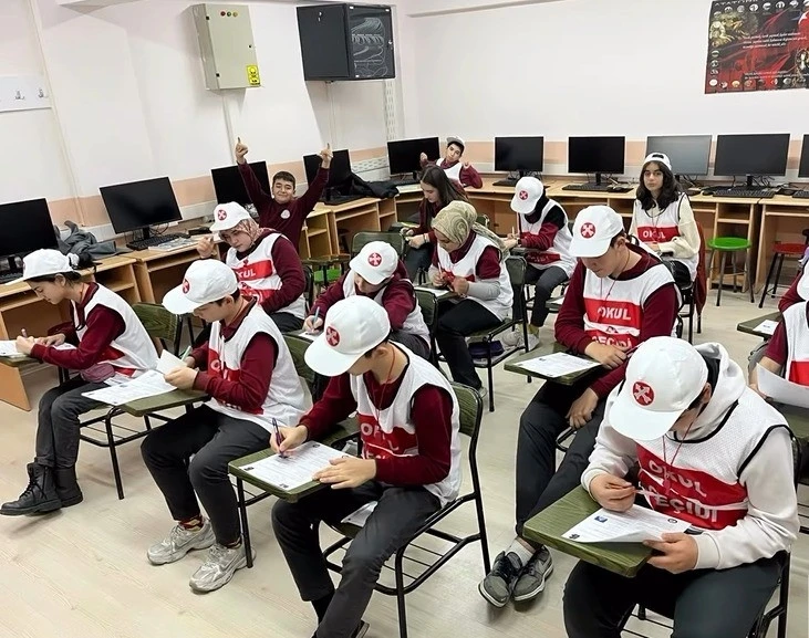 Bilecik&rsquo;te &ouml;ğrencilere okul ge&ccedil;idi g&ouml;revlisi eğitimi
