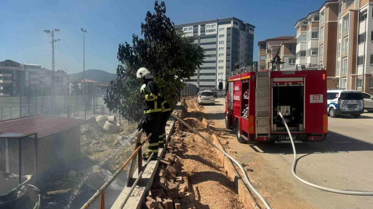 Bilecik&rsquo;te stadyum inşaat alanında yangın &ccedil;ıktı
