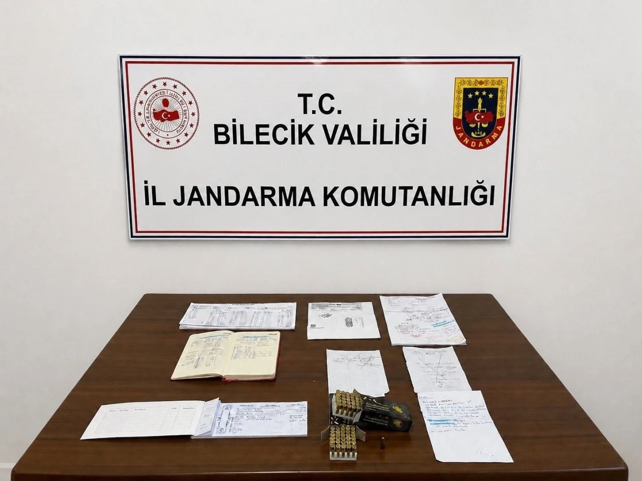 Bilecik&rsquo;te tefecilik operasyonu, &ccedil;ok sayıda yaprak senet karnesi ele ge&ccedil;irildi
