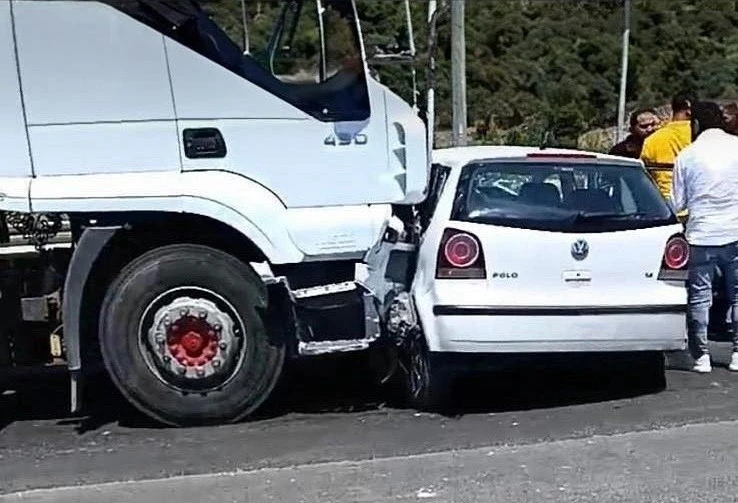 Bilecik’te tır ile otomobil çarpıştı: 1’i ağır 3 yaralı