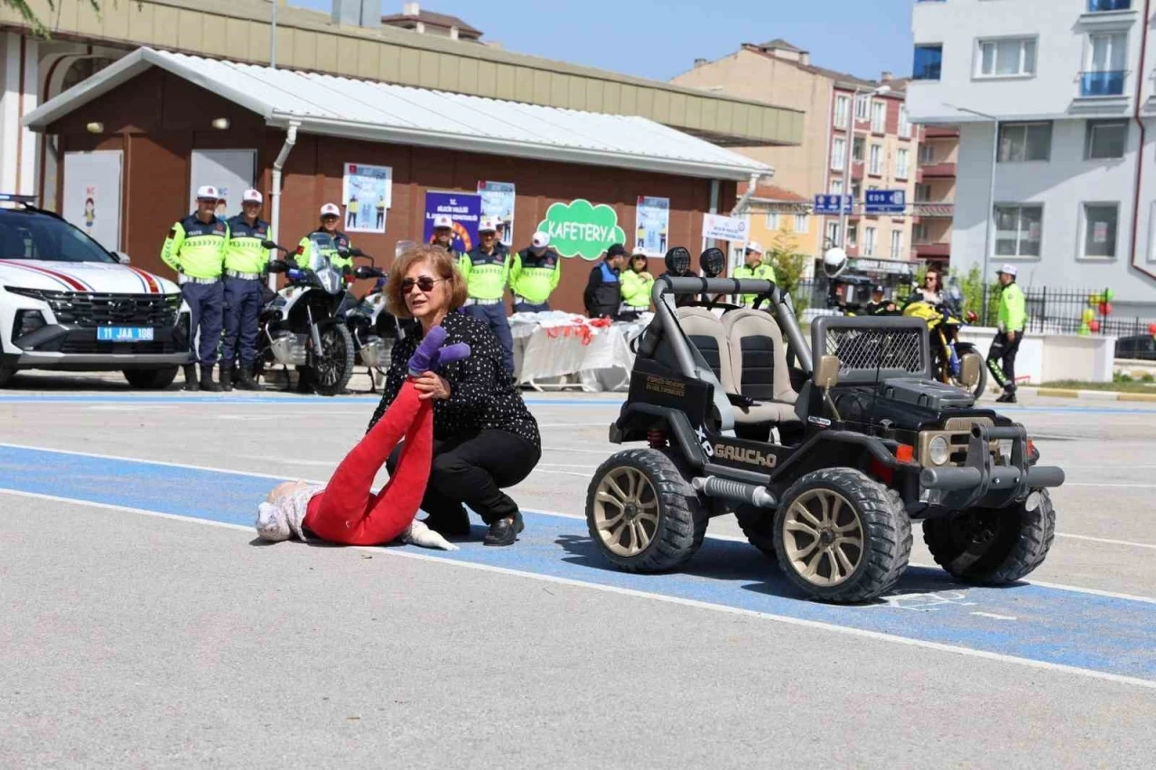 Bilecik’te Trafik ve İlk Yardım Haftası kutlandı
