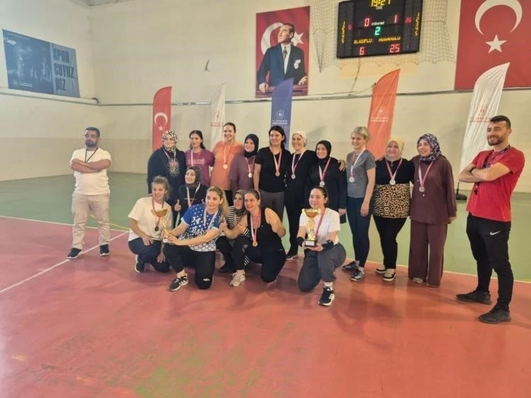Bilecik’te Veliler Arası Voleybol Turnuvası düzenlendi
