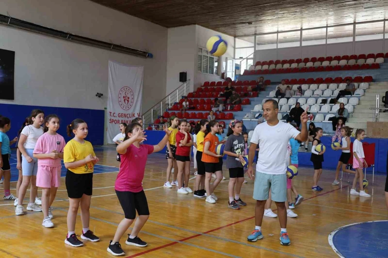 Bilecik’te yaz voleybolu devam ediyor
