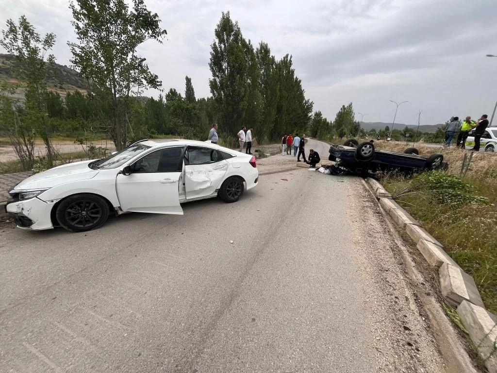 Bilecik’te YHT Kavşağında trafik kazası: 3 yaralı