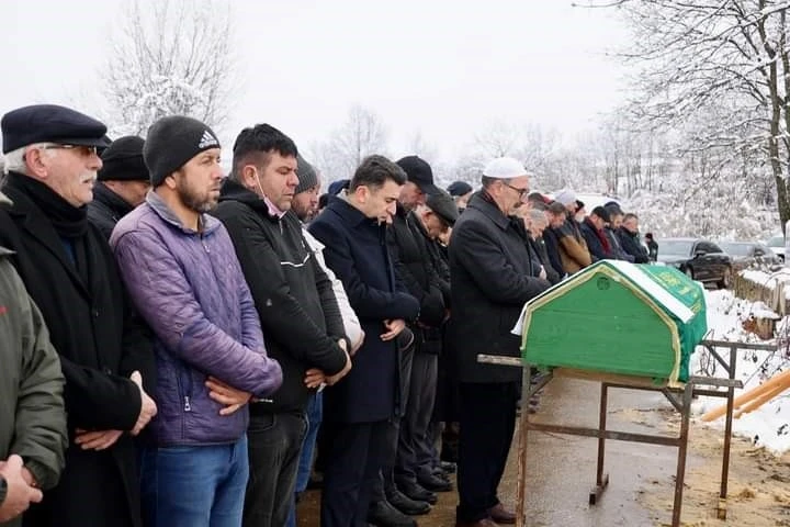 Bilecik Valisi Ayg&ouml;l, vefat eden muhtarın cenazesine katıldı
