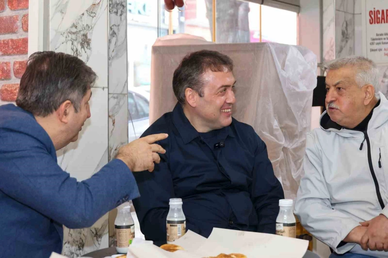 Bilecik Valisi Faik Oktay S&ouml;zer bu ilgin&ccedil; hikayeyi g&uuml;lerek dinledi
