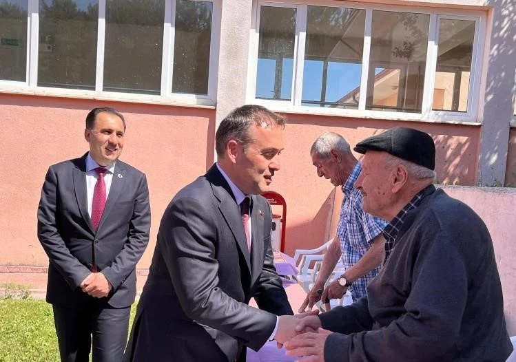 Bilecik Valisi Sözer’den huzurevine anlamlı ziyaret
