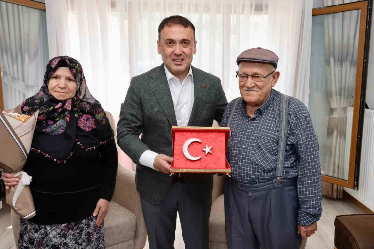 Bilecik Valisi Sözer şehit ailesi ile bir araya geldi
