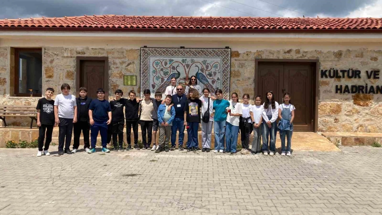 Bilim merkezi öğrencileri Hadrianopolis’i gezdi
