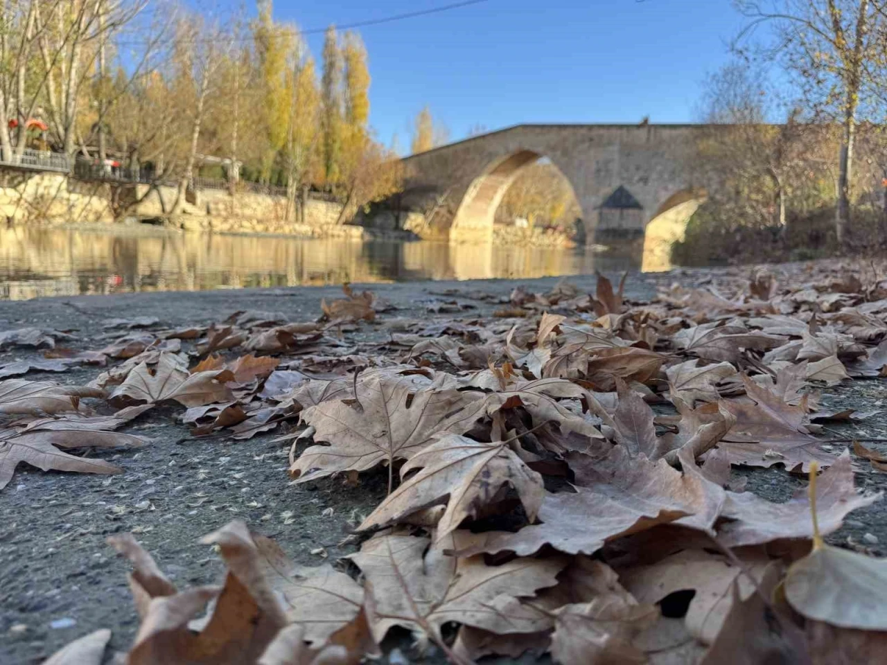 Bin yıllık Haburman köprüsü, tüm ihtişamı ile ayakta