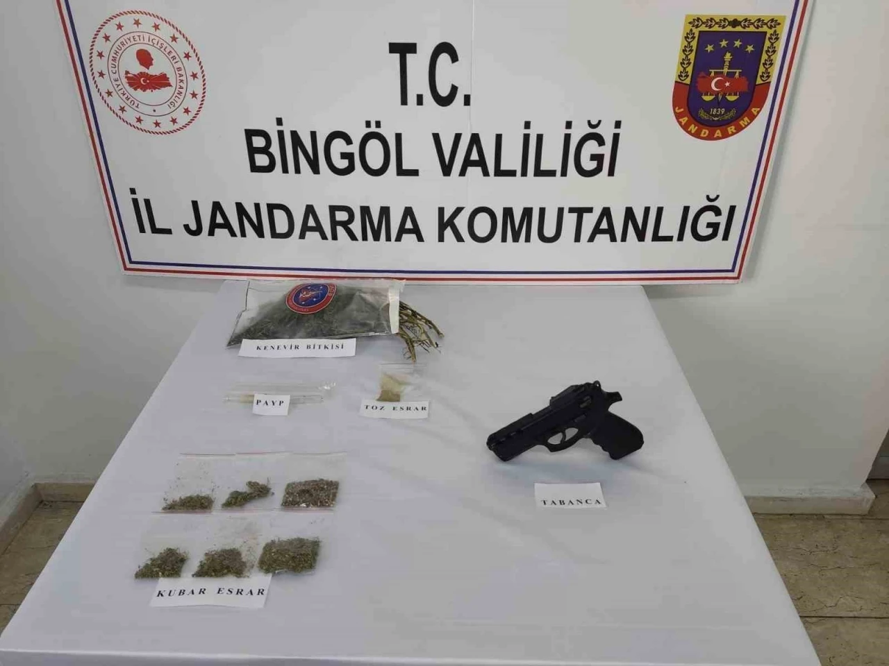 Bingöl’de aranan 8 şüpheli yakalandı