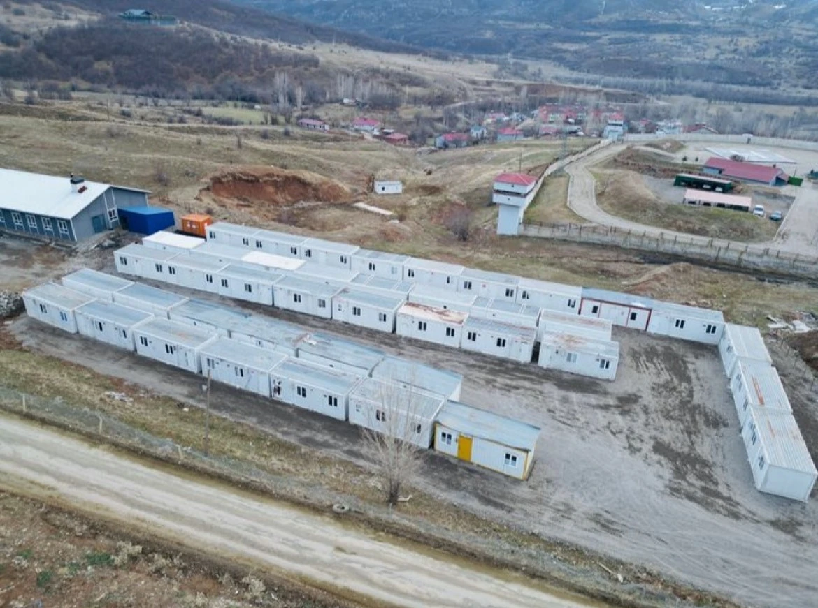 Bing&ouml;l&rsquo;de depremlere karşı konteyner kent hazırlıkları s&uuml;r&uuml;yor
