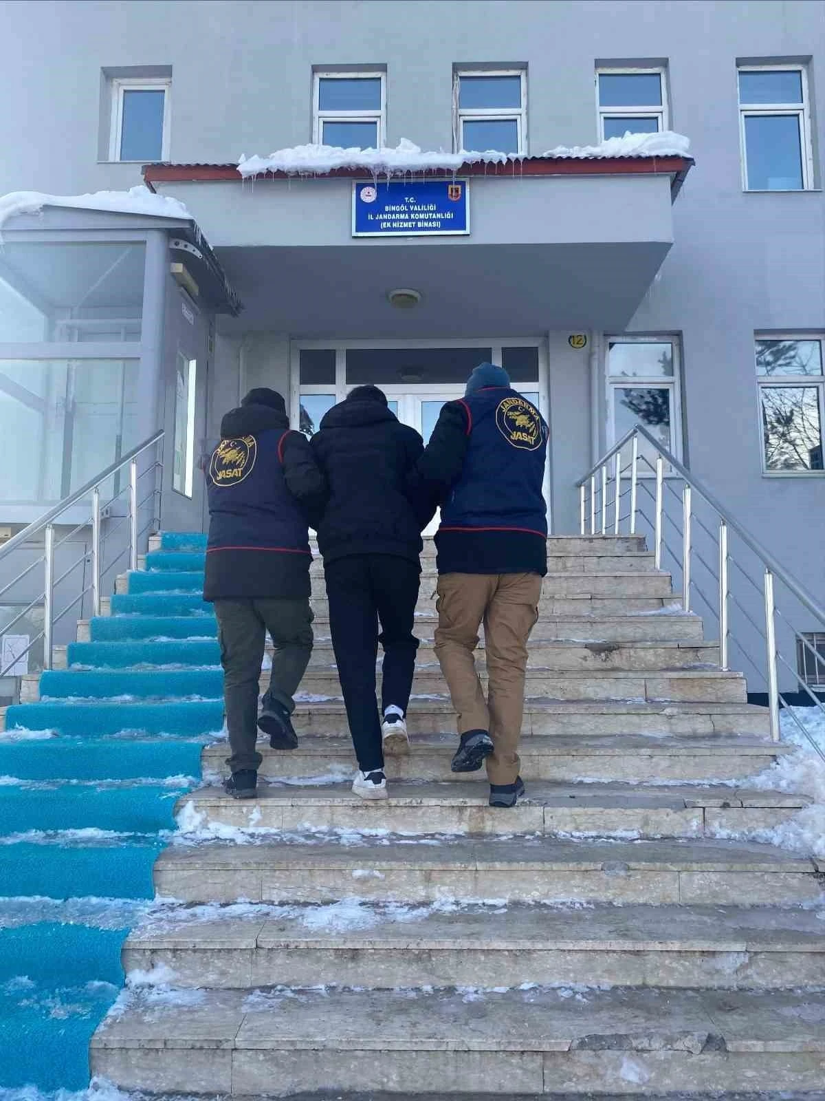 Bing&ouml;l&rsquo;de kesinleşmiş hapis cezası bulunan 6 ş&uuml;pheli tutuklandı
