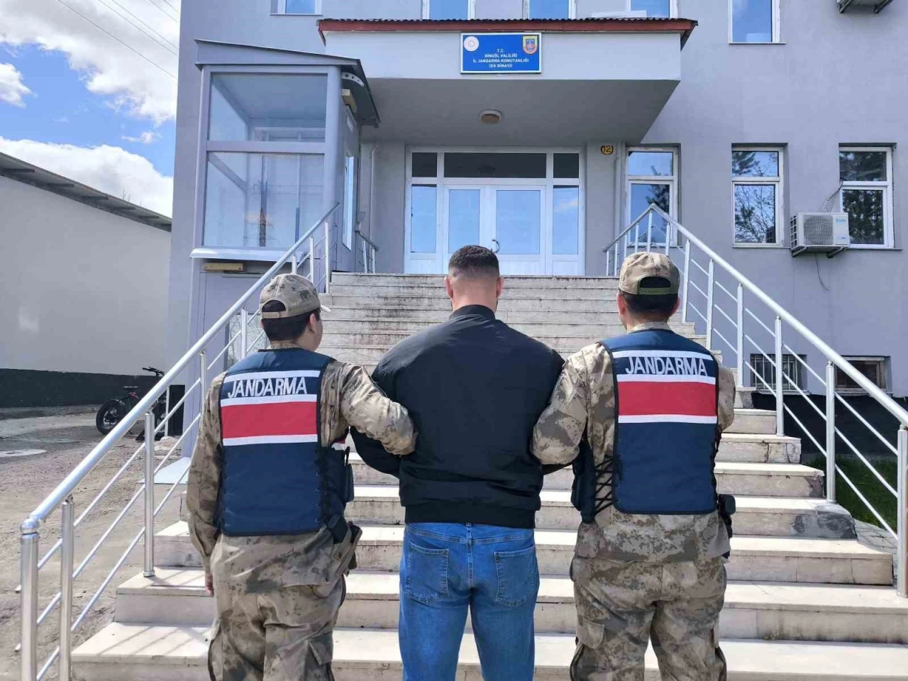 Bingöl’de kesinleşmiş hapis cezası bulunan şüpheli yakalandı
