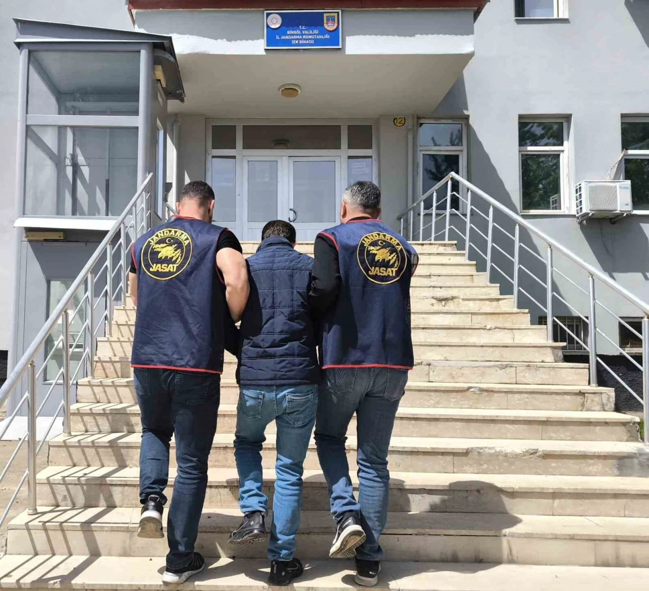 Bingöl’de kesinleşmiş hapis cezası bulunan zanlı yakalandı
