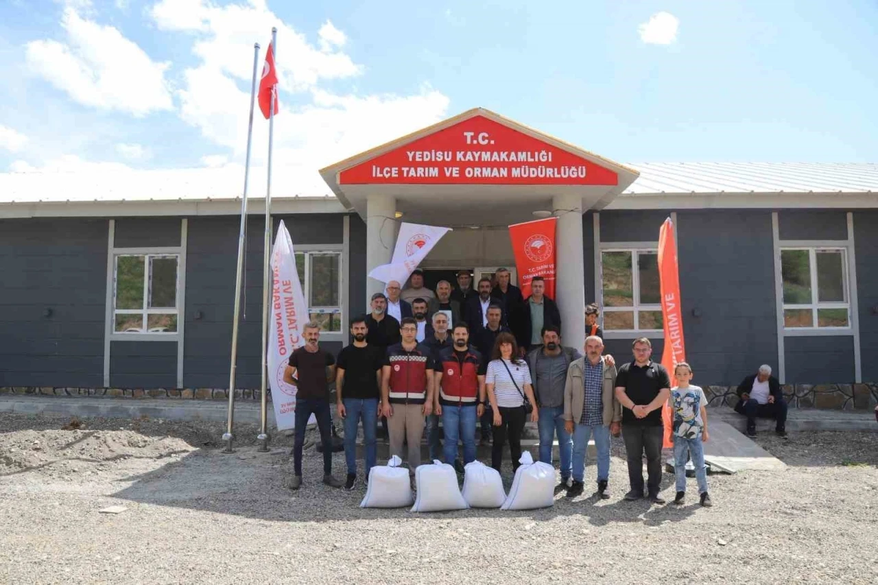 Bingöl’de üreticilere yüzde 75 hibeli 8 ton kuru fasulye tohumu dağıtıldı
