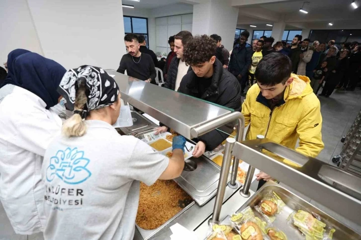 Binlerce Nilüferli iftar sofralarında buluşuyor
