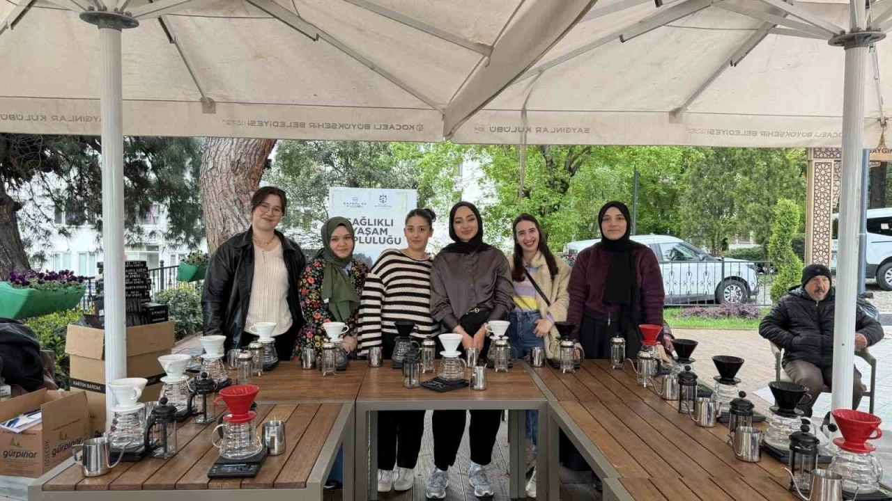 Biri filtre kahve yaptı, diğeri T&uuml;rk kahvesi: Kuşaklar arası k&ouml;pr&uuml;
