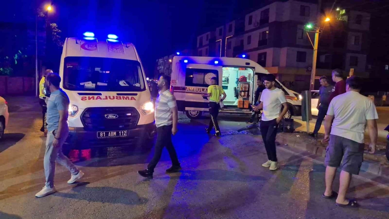 Bisiklet ile motosiklet &ccedil;arpıştı: 2 kişi yaralandı
