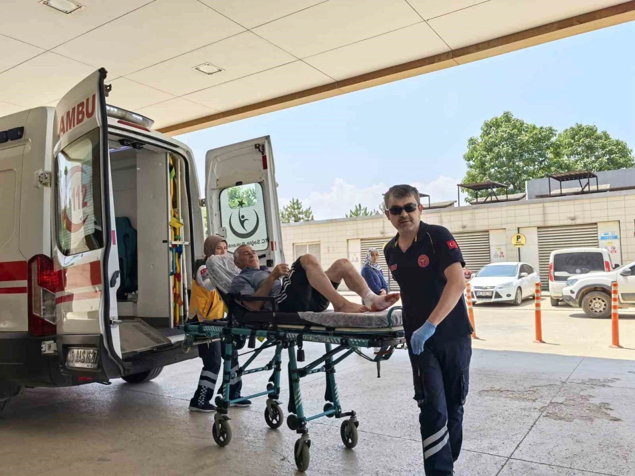 Bisiklet ile motosiklet çarpıştı: 2 yaralı

