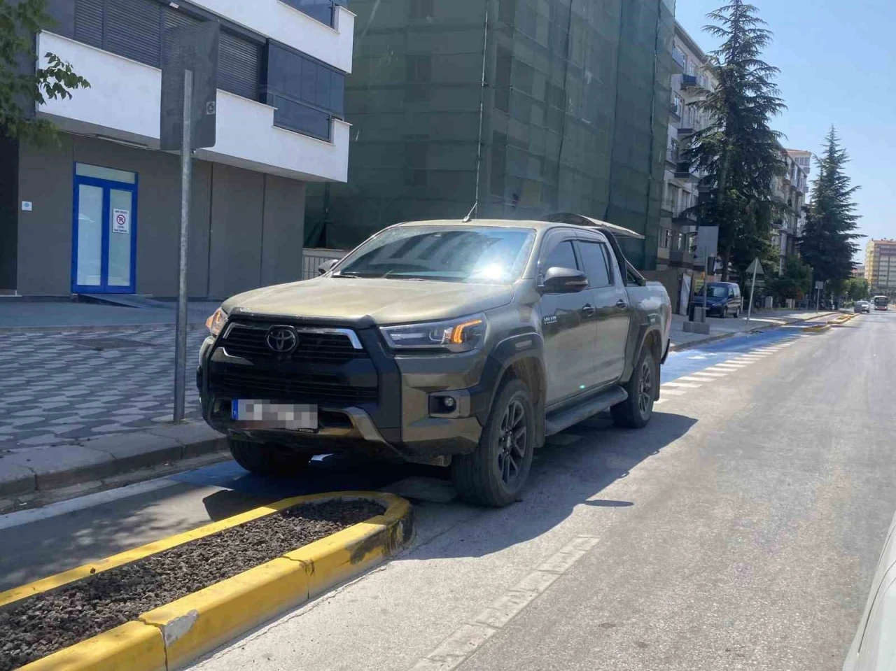 Bisiklet yolları nedeniyle park sorunu yaşayan sürücüler çaresiz kaldı
