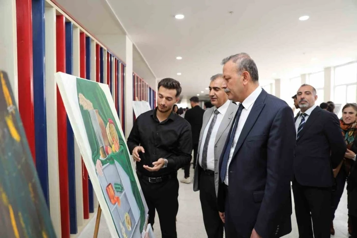 Bitlis Eren Üniversitesinde sanat rüzgarı
