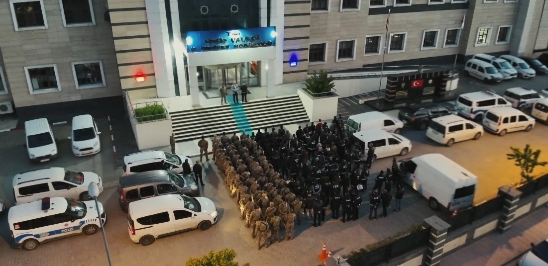 Bitlis merkezli 3 ilde uyuşturucu operasyonu
