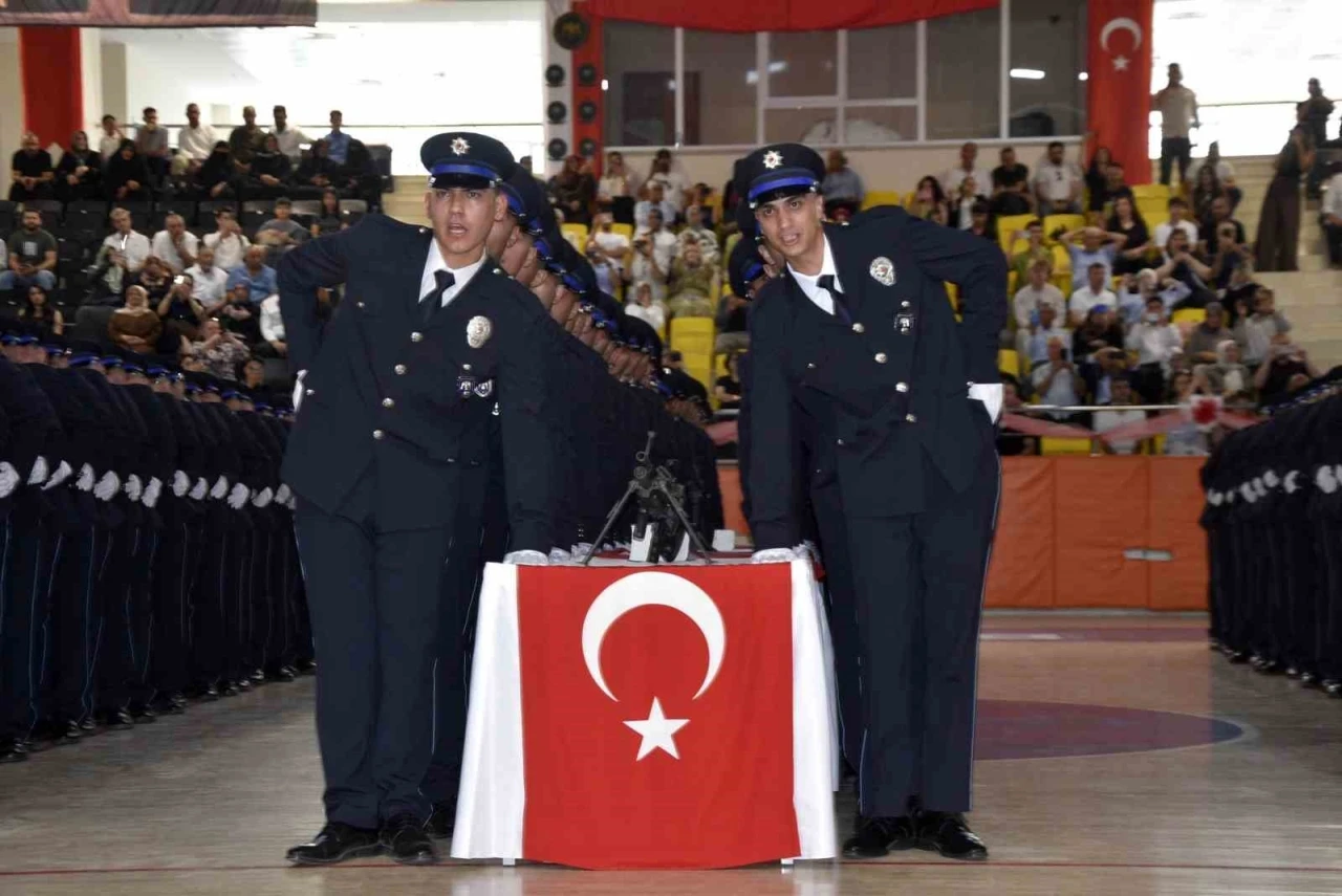 Bitlis POMEM&rsquo;de 407 polis memuru g&ouml;reve hazır
