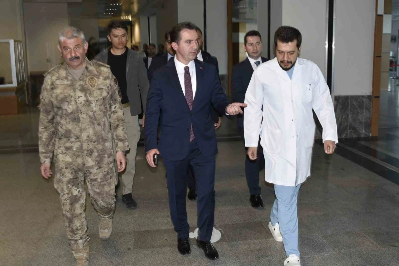 Bitlis’te göreve giden polisler kaza yaptı: 2 yaralı
