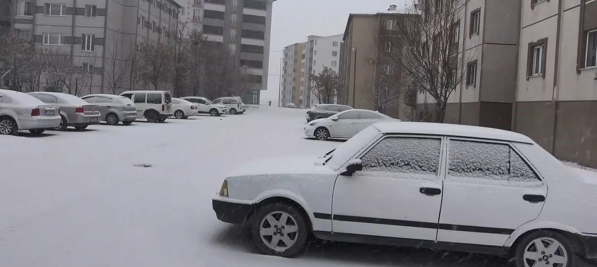 Bitlis&rsquo;te kar yağışı
