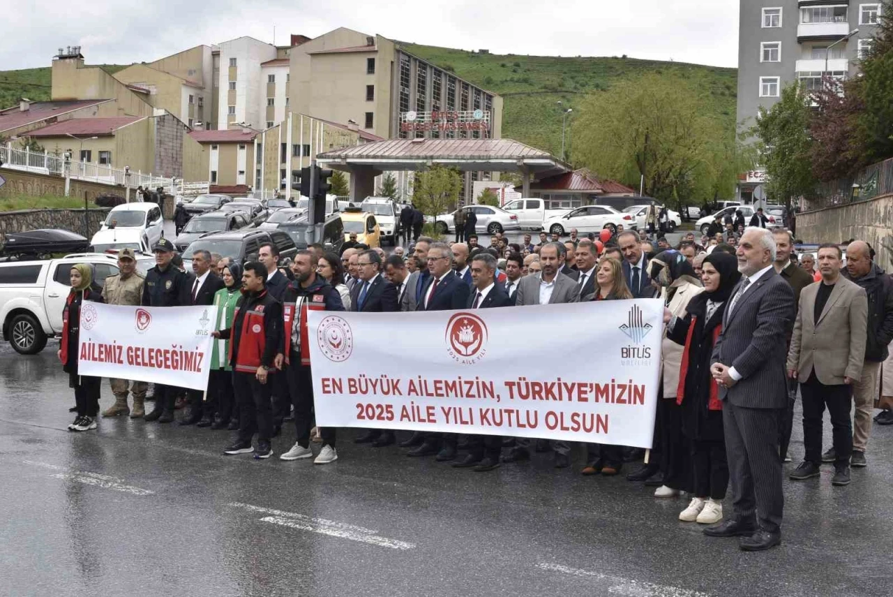 Bitlis’te &quot;Ailenin Korunması ve Güçlendirilmesi Çalıştayı&quot; düzenlendi
