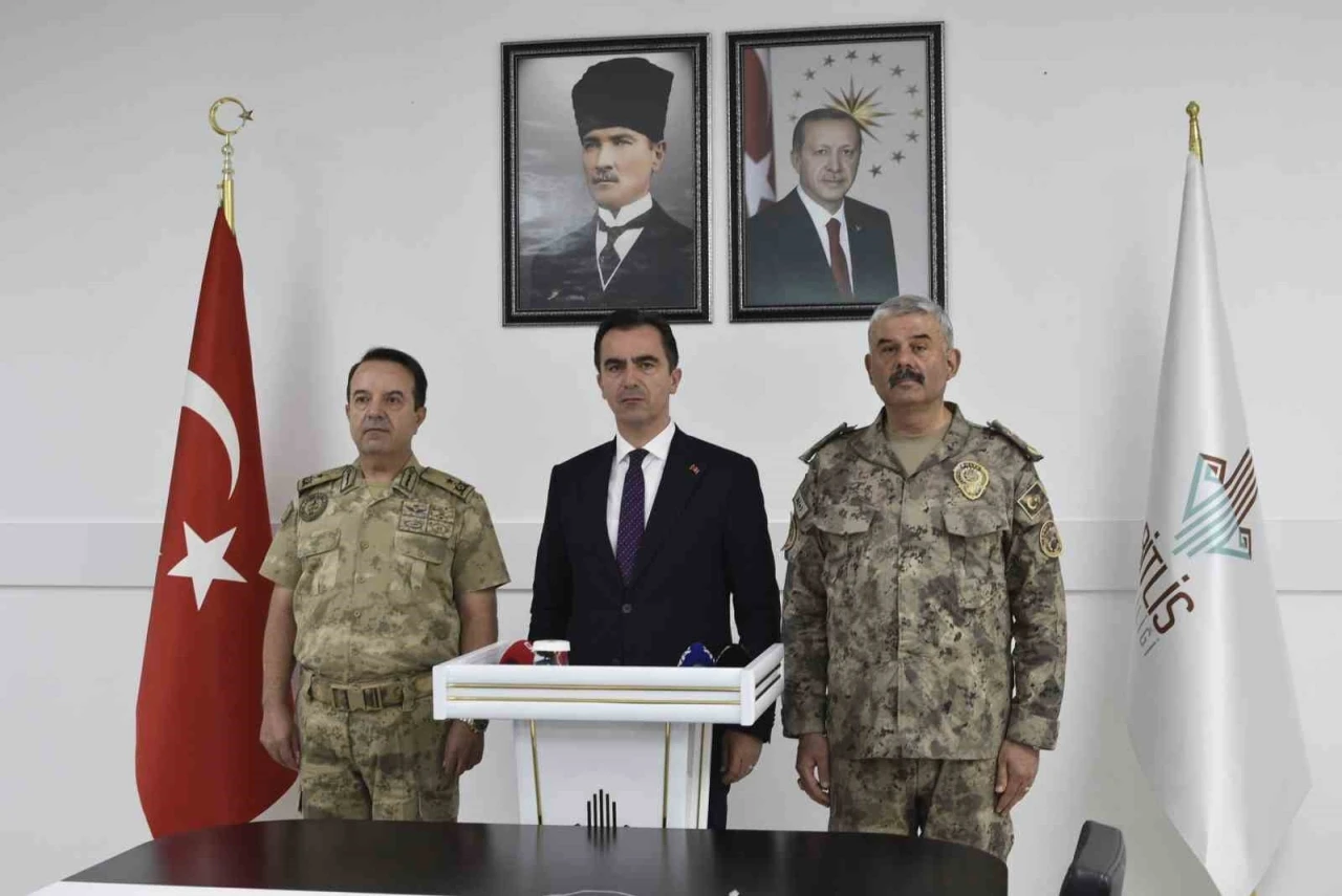 Bitlis Valisi Karakaya, 3 aylık asayiş olaylarını değerlendirdi
