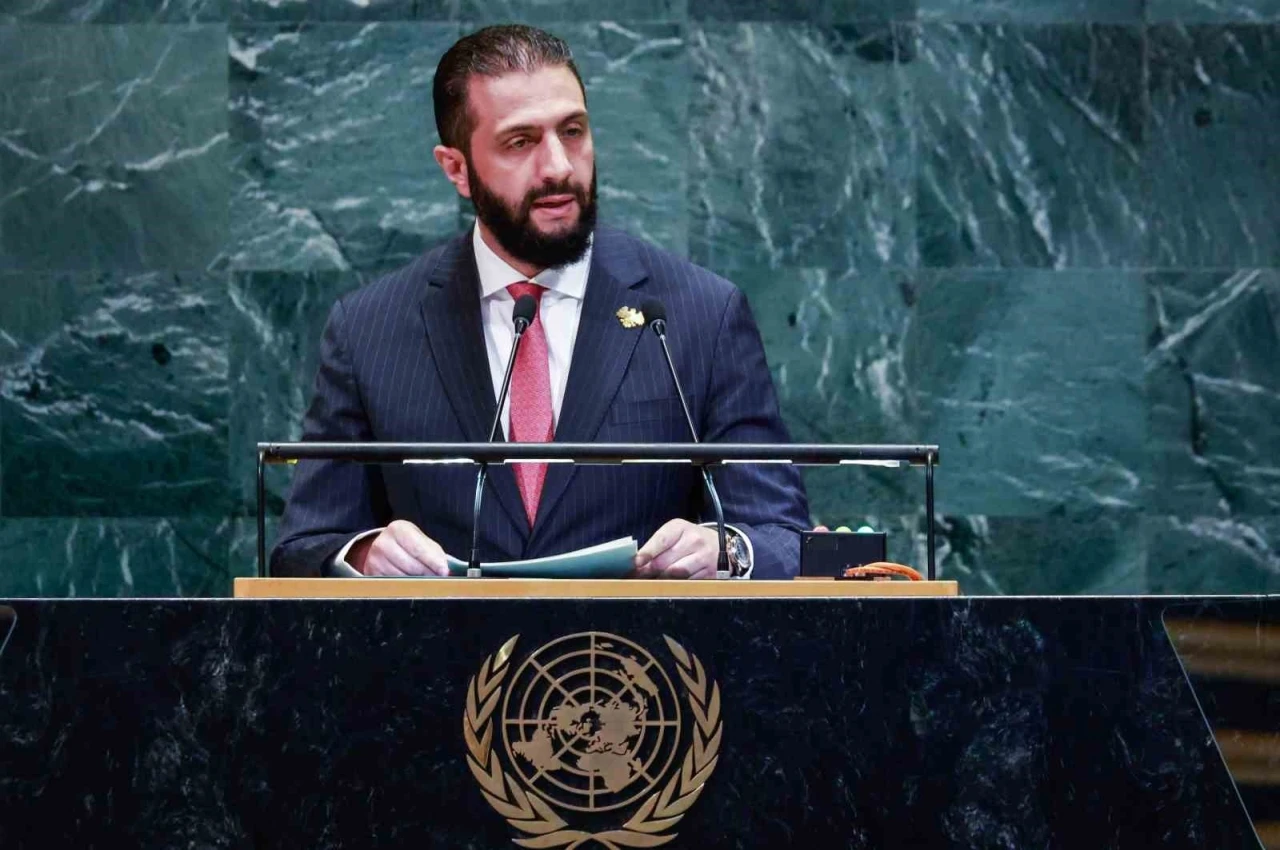 BM Güvenlik Konseyi, Suriye Devlet Başkanı Eş-Şara’ya yönelik yaptırımları kaldırdı
