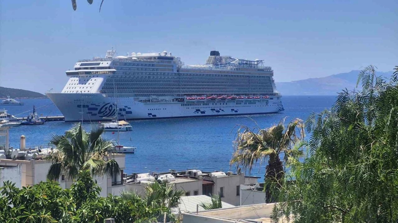 Bodrum&rsquo;a 1532 yolcu ile geldi