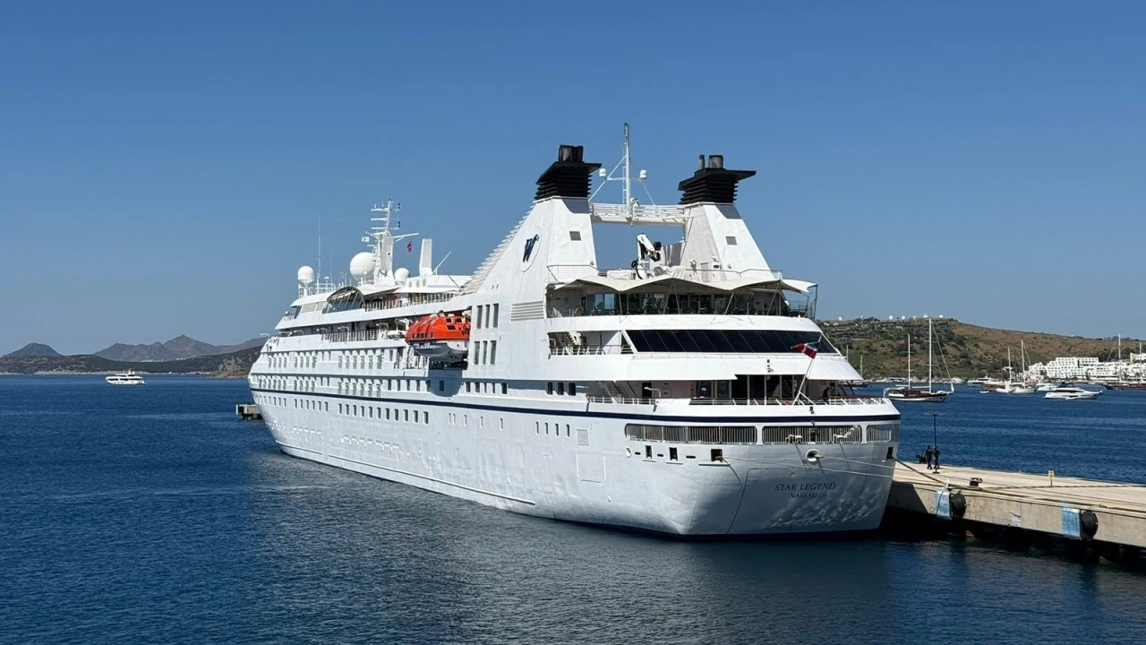 BODRUM&rsquo;A KRUVAZİYER İLE 274 YOLCU GELDİ