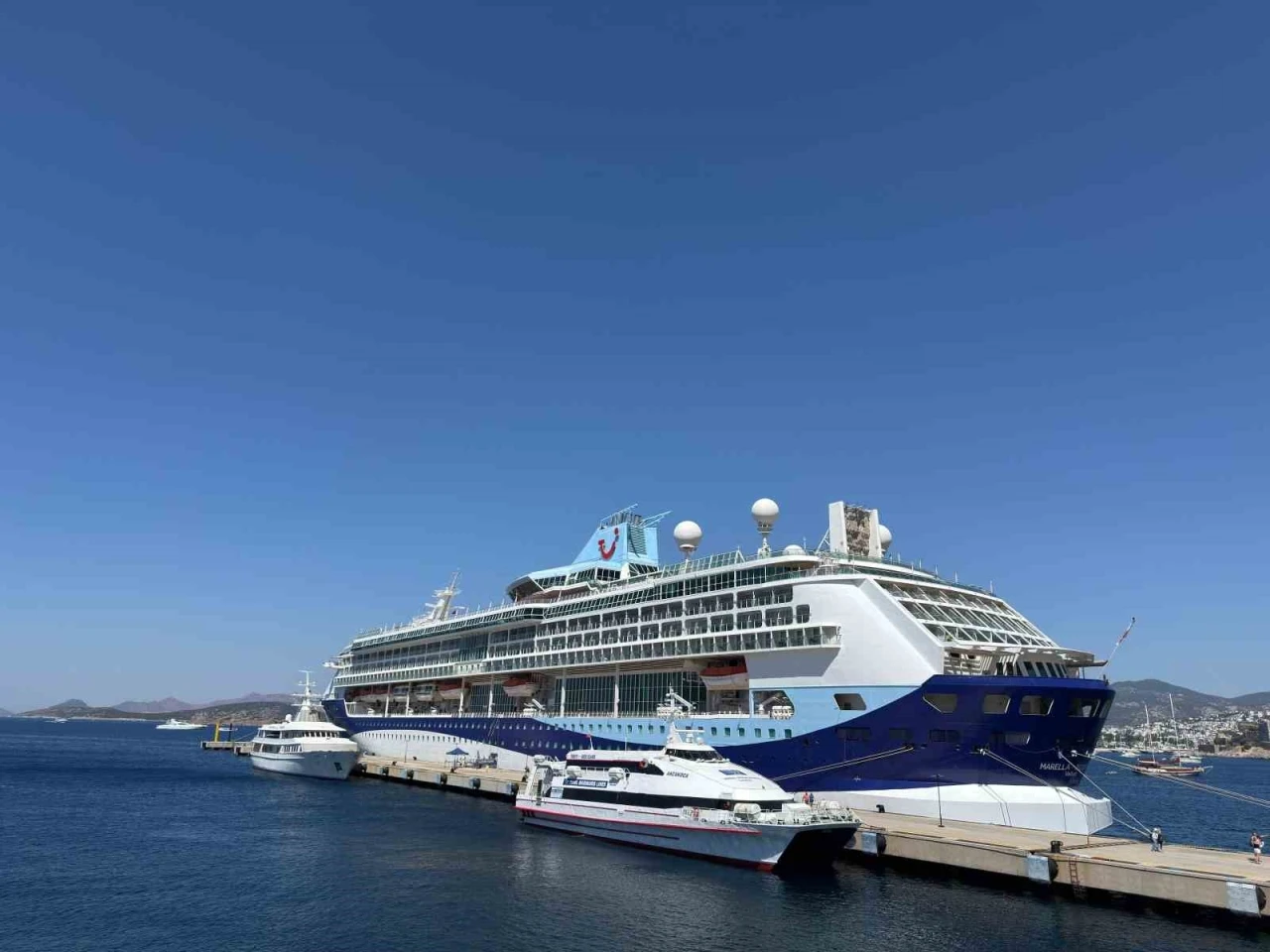 Bodrum&rsquo;a turist akını; Deniz yoluyla 1760 turist geldi
