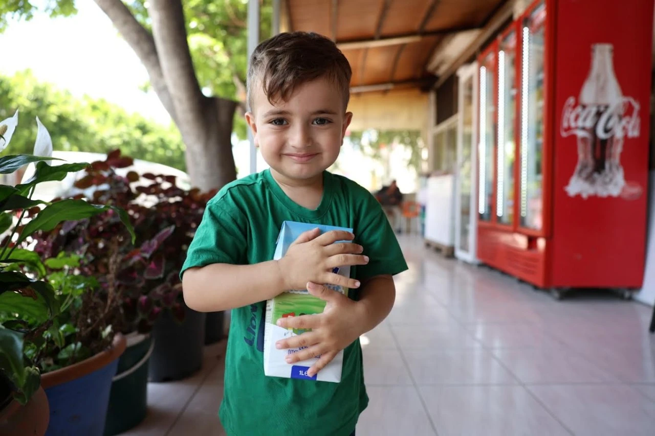 Bodrum Belediyesi'nden Çocuklara Süt Desteği