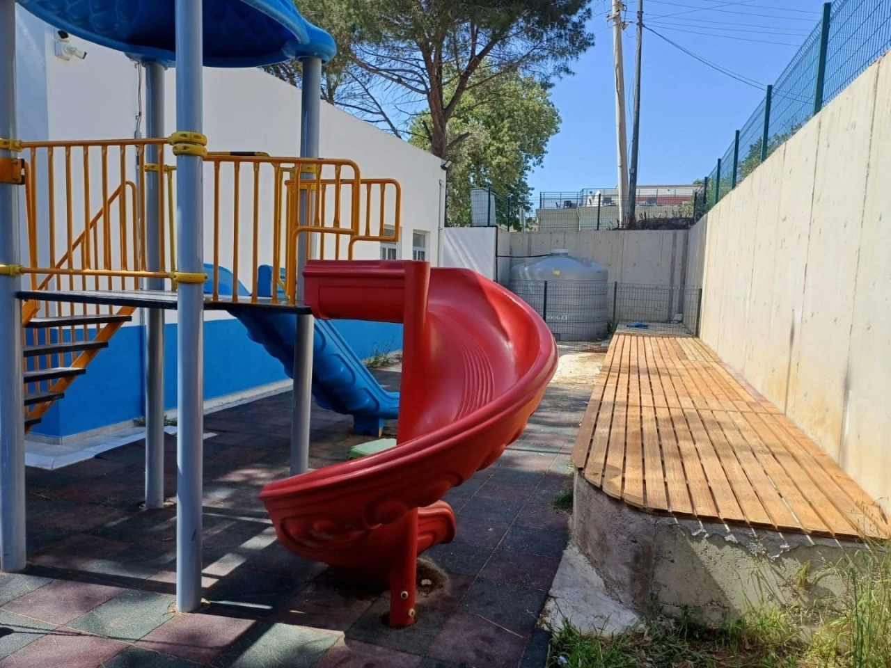 Bodrum Belediyesi, okullardaki bakım ve onarım çalışmalarını sürdürüyor
